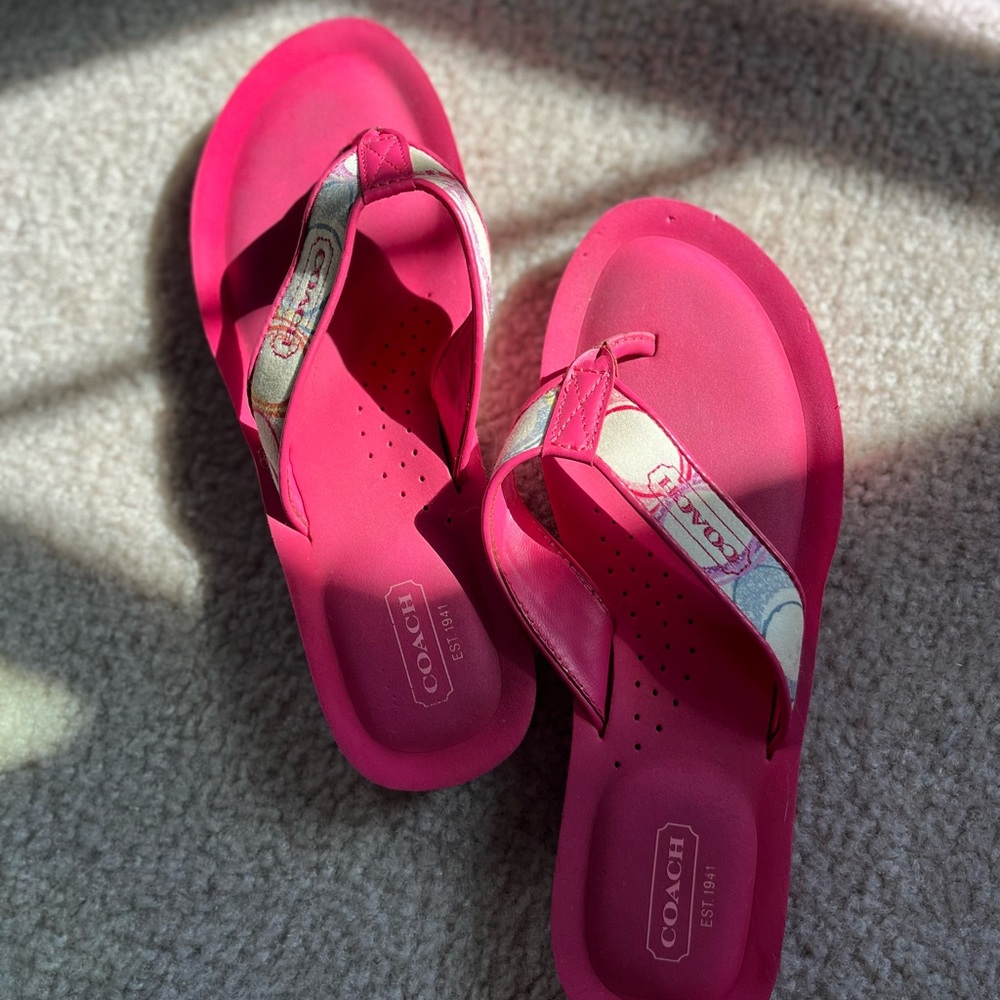 Coach Jolie | 8.5 | Pink Flip Flops